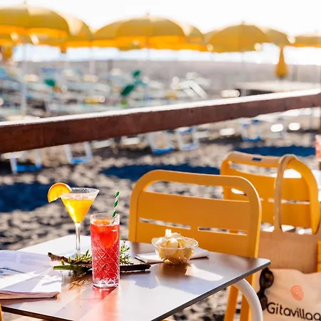 Mit Veranda In Montalto Marina